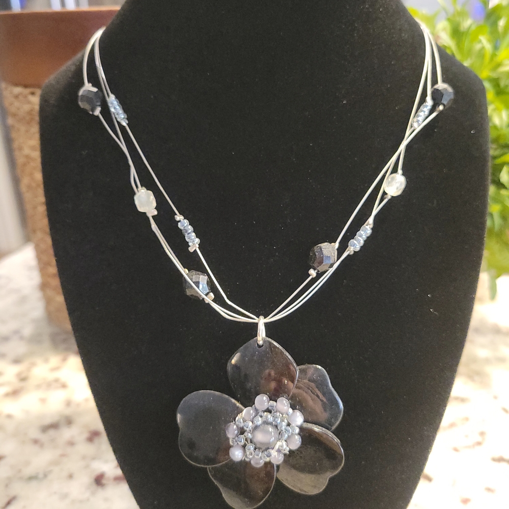 Elegant Black and Silver Floral Necklace